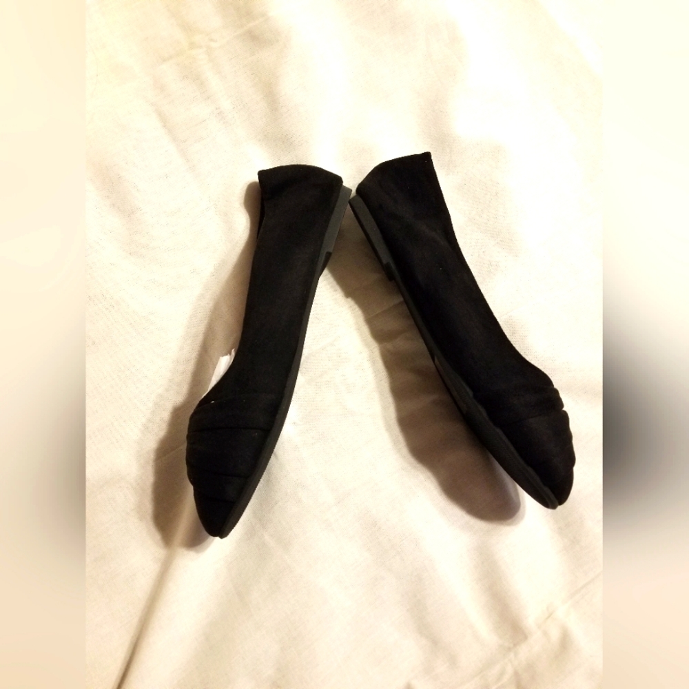 New faux suede comfy flats size 6